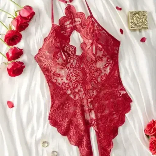 بادی های مختلف|لباس|تهران, فلسطین (میدان انقلاب)|دیوار