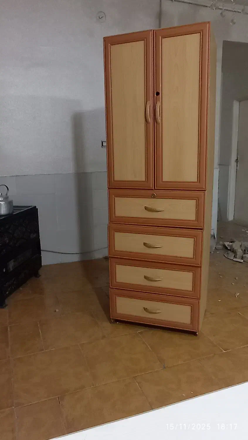 میز کانتور ۲۰۰۰ و کمد رایگان|مبلمان خانگی و میز عسلی|محمدیه-قزوین, |دیوار