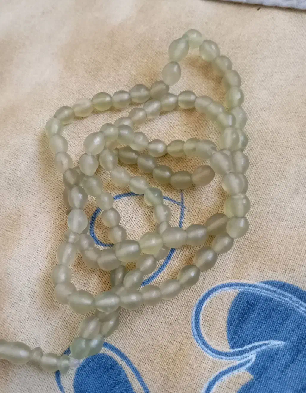 تسبیه شاه مقصود انگوری . تسبیه زیبا کهروا|کلکسیون اشیاء عتیقه|گلبهار, شهر جدید گلبهار|دیوار