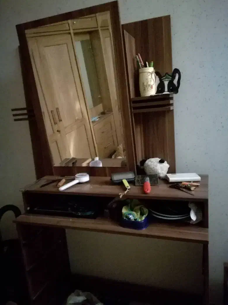 تخت خواب و میز آرایش|تخت و سرویس خواب|اصفهان, کنگاز|دیوار