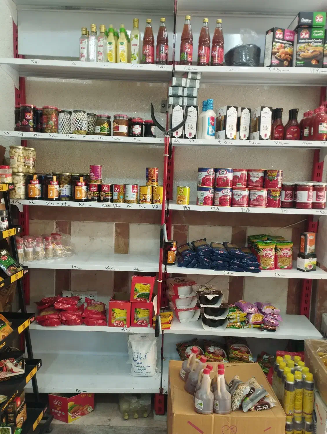 قفسه خود ایستا هایپری و تعدادی استند|فروشگاه و مغازه|تنکابن, |دیوار
