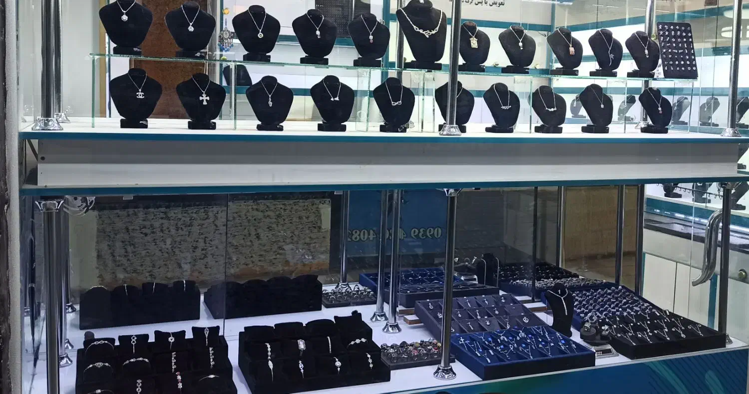 اجاره مغازه بازار ولیعصر طبقه همکف|اجارهٔ مغازه و غرفه|فولادشهر, B5|دیوار