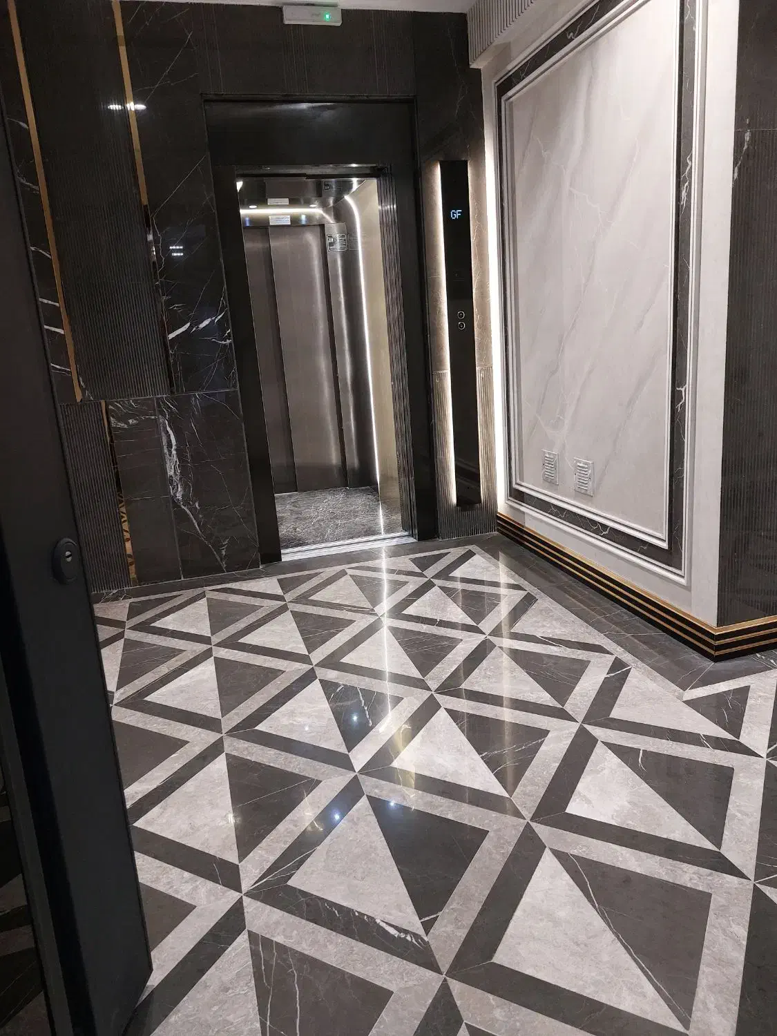 ۱۸۵ متر شرق مرزداران