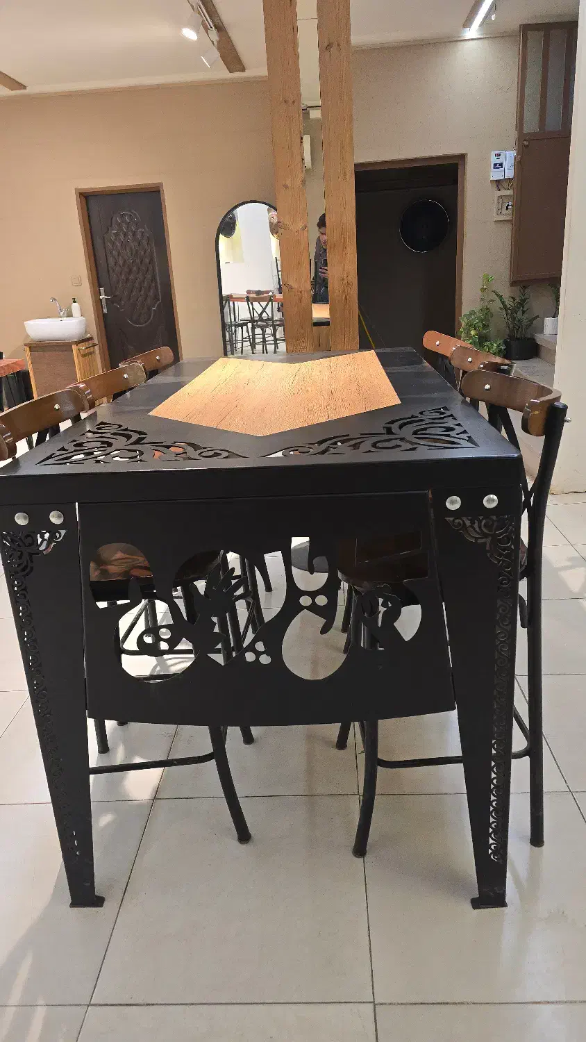 میز گل یا پوچ|میز و صندلی غذاخوری|یزد, |دیوار