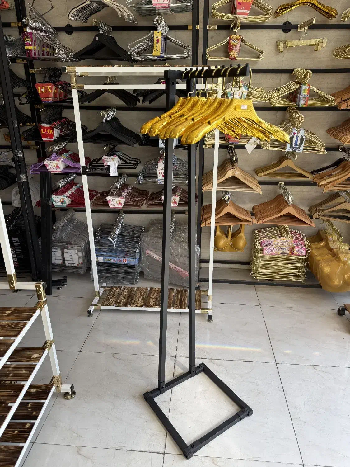 رگال اویز رخت عکاسی|بندرخت و رخت‌آویز|اصفهان, پوریای ولی|دیوار