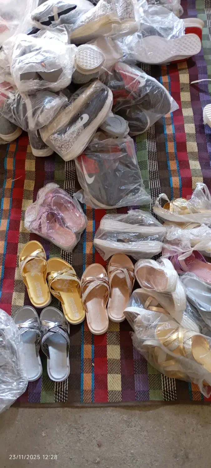 تعدادی کفش اسپورت وصندل زنانه|کیف، کفش، کمربند|بانه, |دیوار