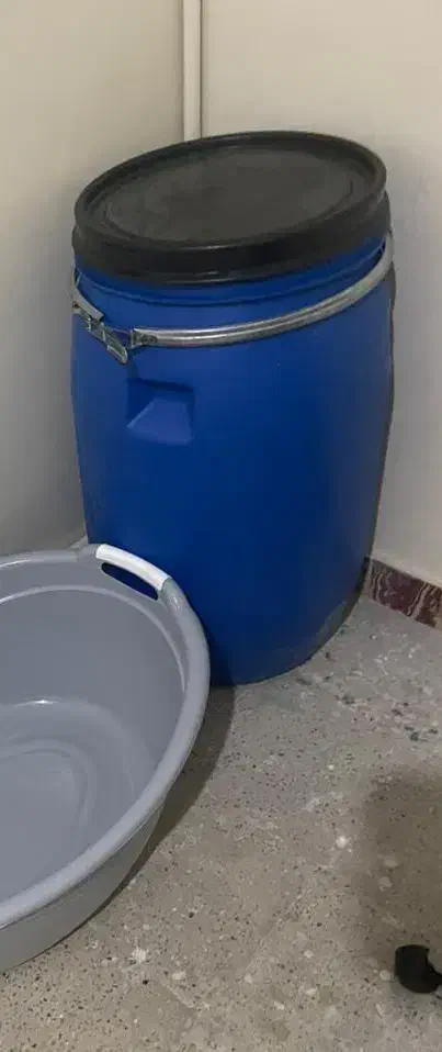 دوعدد دبه ۱۸۰ لیتری|ظروف نگهدارنده، پلاستیکی، یک‌بارمصرف|گرمدره, |دیوار