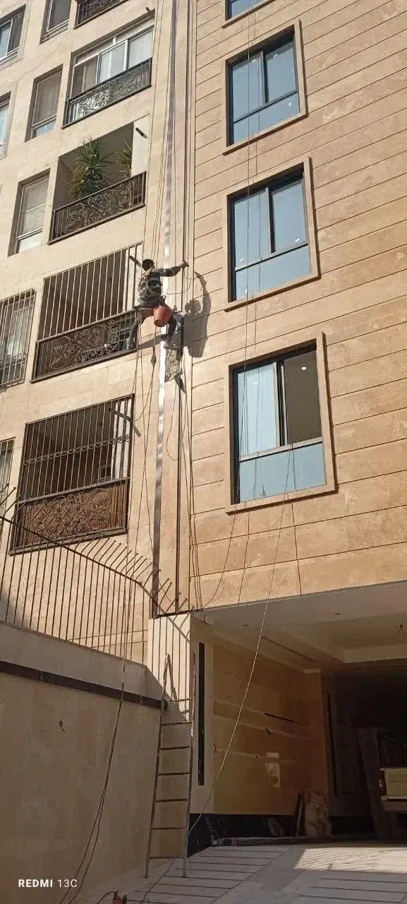 پیچ و رولپلاک نما کار در ارتفای راپل بندباز|خدمات پیشه و مهارت|کرج, حصارک بالا|دیوار