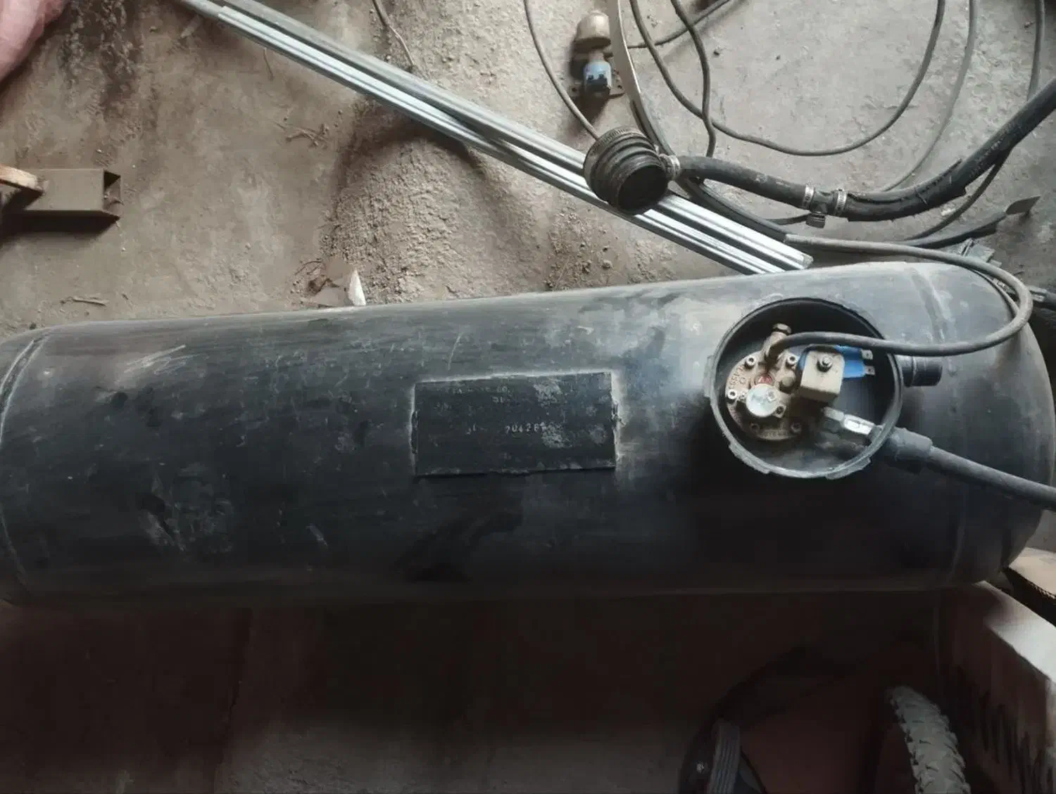 مخزن ۸۰ لیتری ال پی جی|قطعات یدکی و لوازم جانبی|رباط‌کریم, رباط‌کریم|دیوار