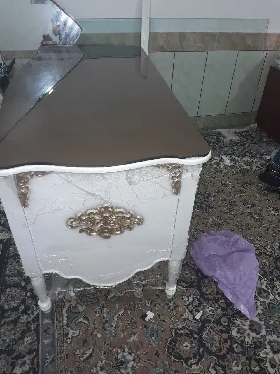 میز اداری سلطنتی|مبلمان اداری|نوکنده, |دیوار