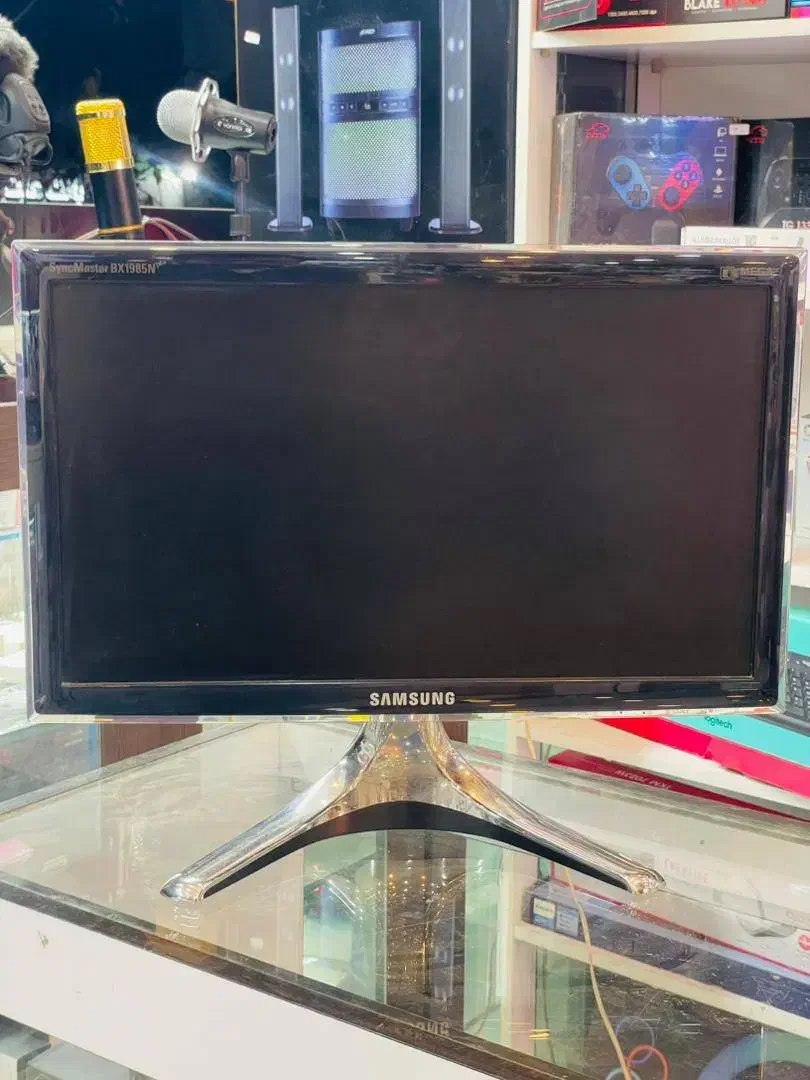 مانیتور ال سی دی|قطعات و لوازم جانبی رایانه|تهران, فلسطین (میدان انقلاب)|دیوار