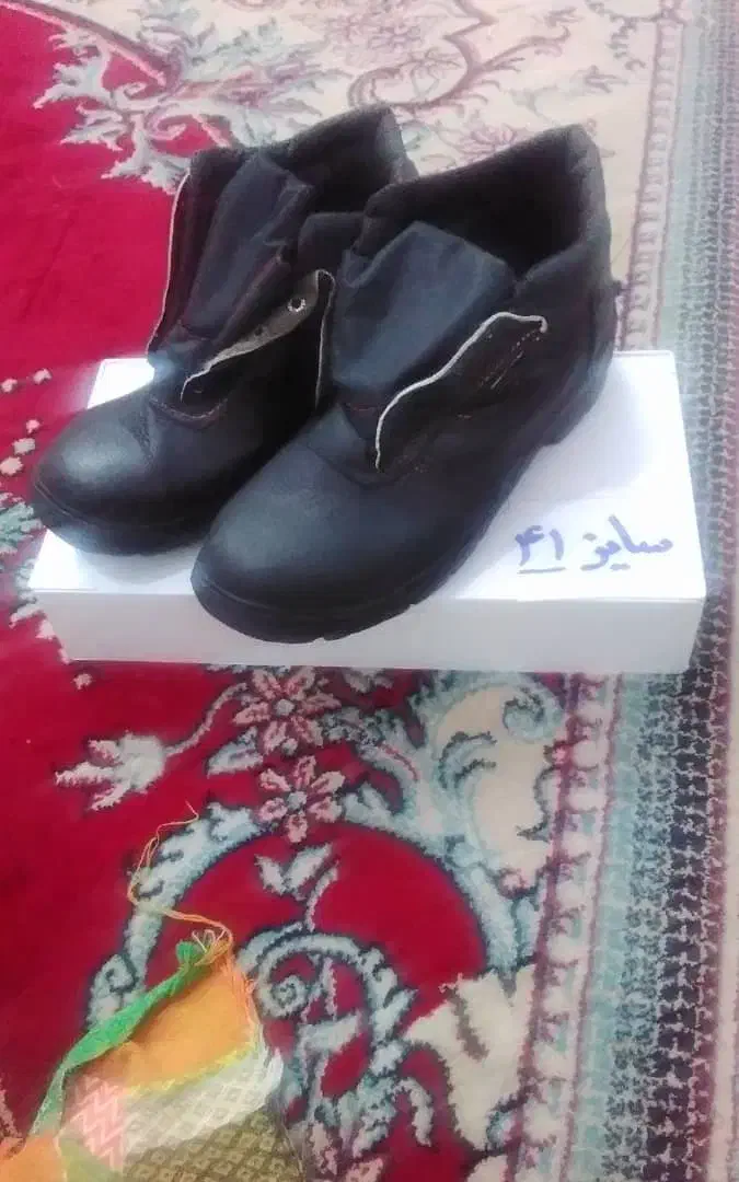 کفش ایمنی|کیف، کفش، کمربند|فولادشهر, B1|دیوار