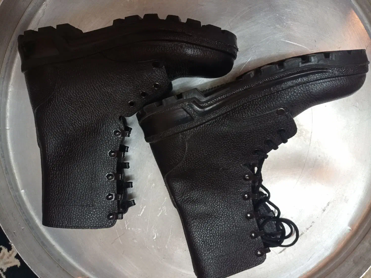 پوتین تمام چرم نو|کیف، کفش، کمربند|بروجن, |دیوار