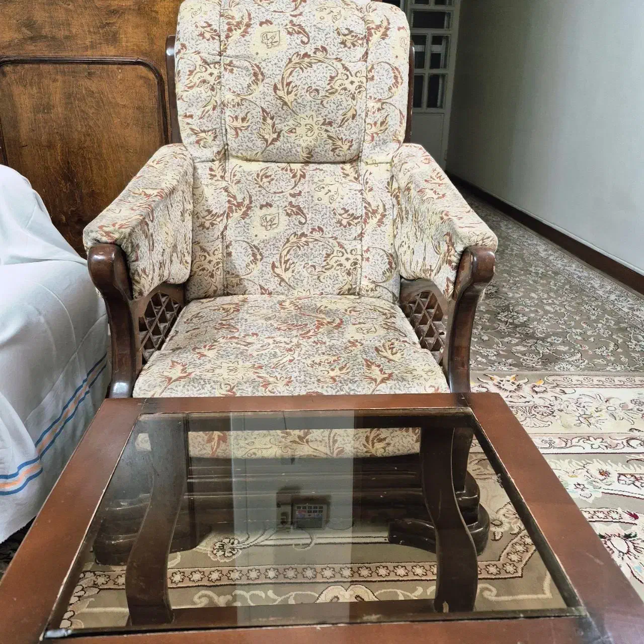 مبلمان دست دوم ، صندلی اداری ، میز تلفن|مبلمان خانگی و میز عسلی|حمیدیا, |دیوار