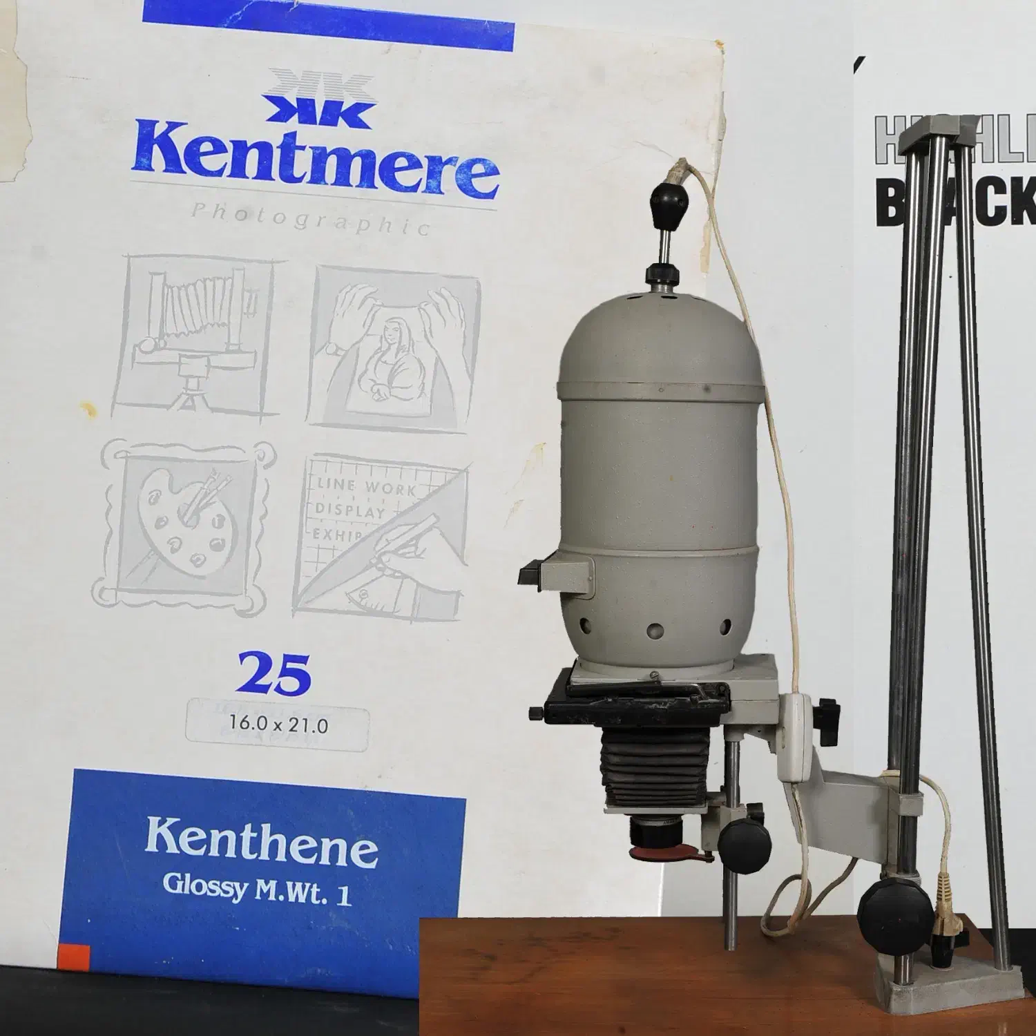 آگراندیسمان KROKUS-3 وکاغذسیاه وسفید|دوربین عکاسی و فیلم‌برداری|اصفهان, چرخاب|دیوار