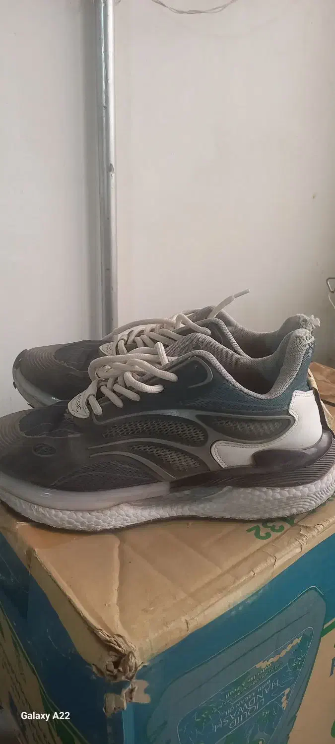 کتونی  سایز ۴۰ پسرانه|کیف، کفش، کمربند|سبزوار, هویزه|دیوار