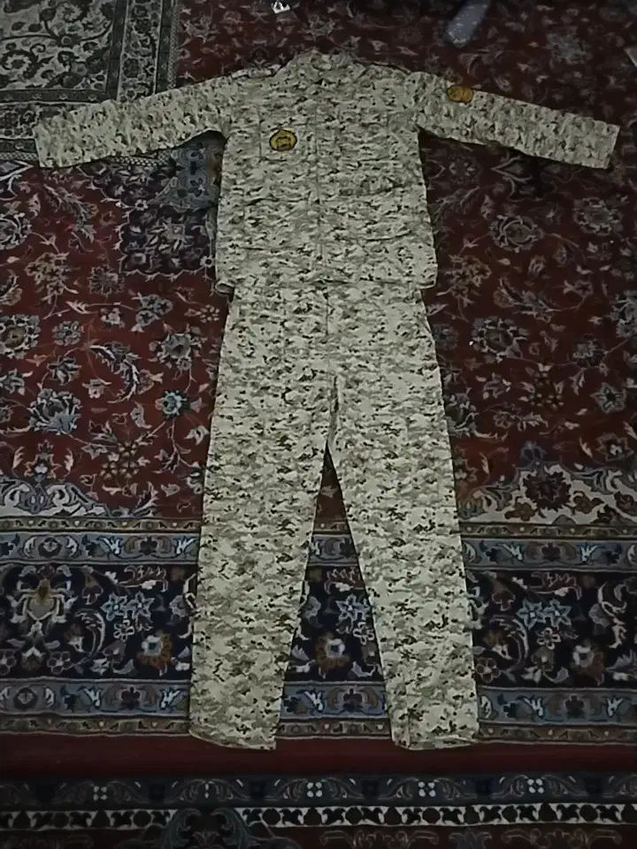 لباس نظامی نو تمیز|لباس|همدان, |دیوار