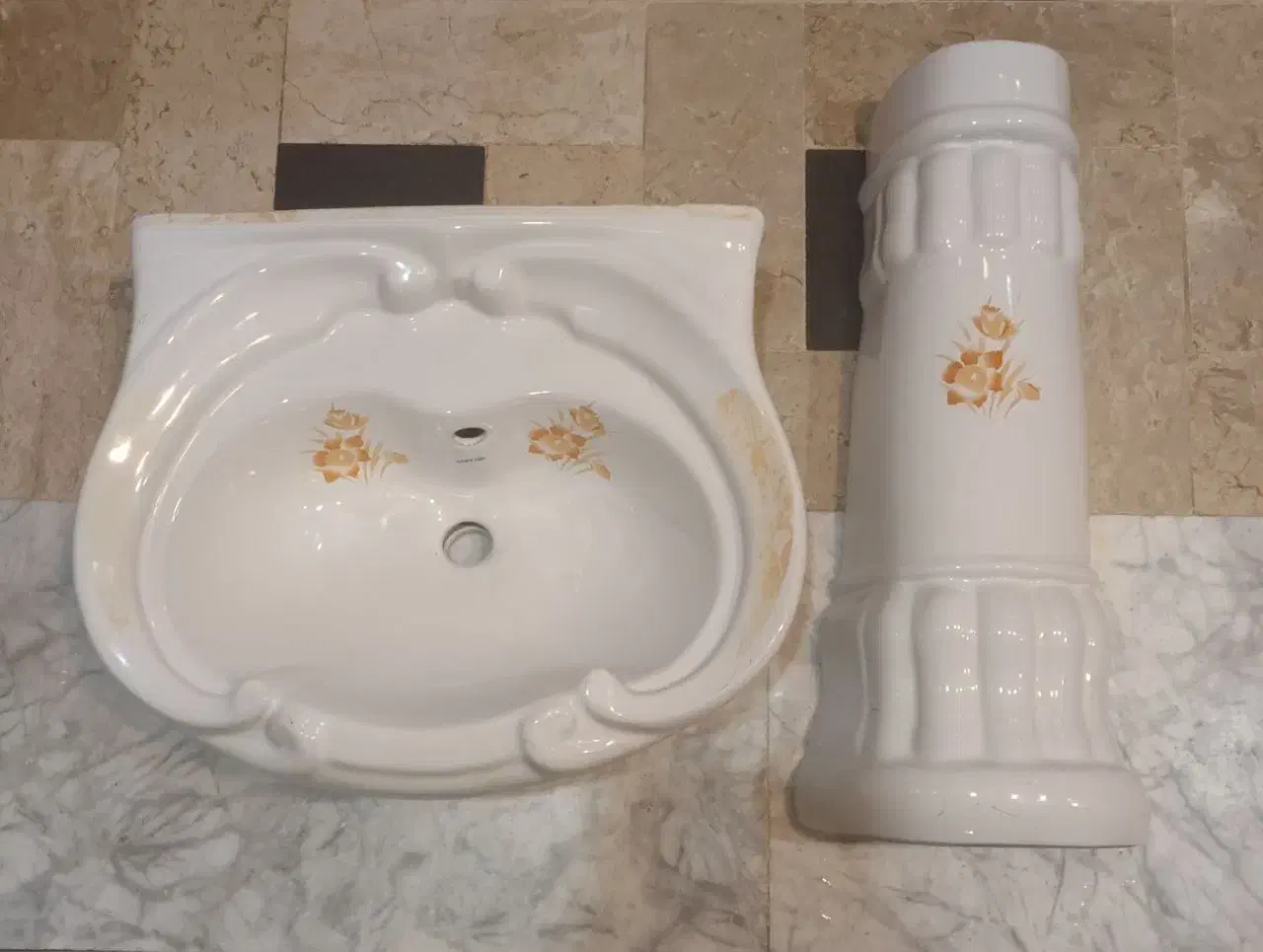 سنگ روشویی در حد نو با ی پلاستیک سنگ اکواریوم|لوازم سرویس بهداشتی|زابل, |دیوار