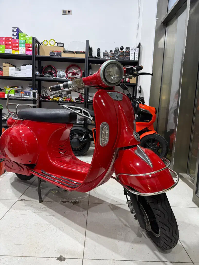 وسپا آداک قرمز|موتورسیکلت|کیش, |دیوار