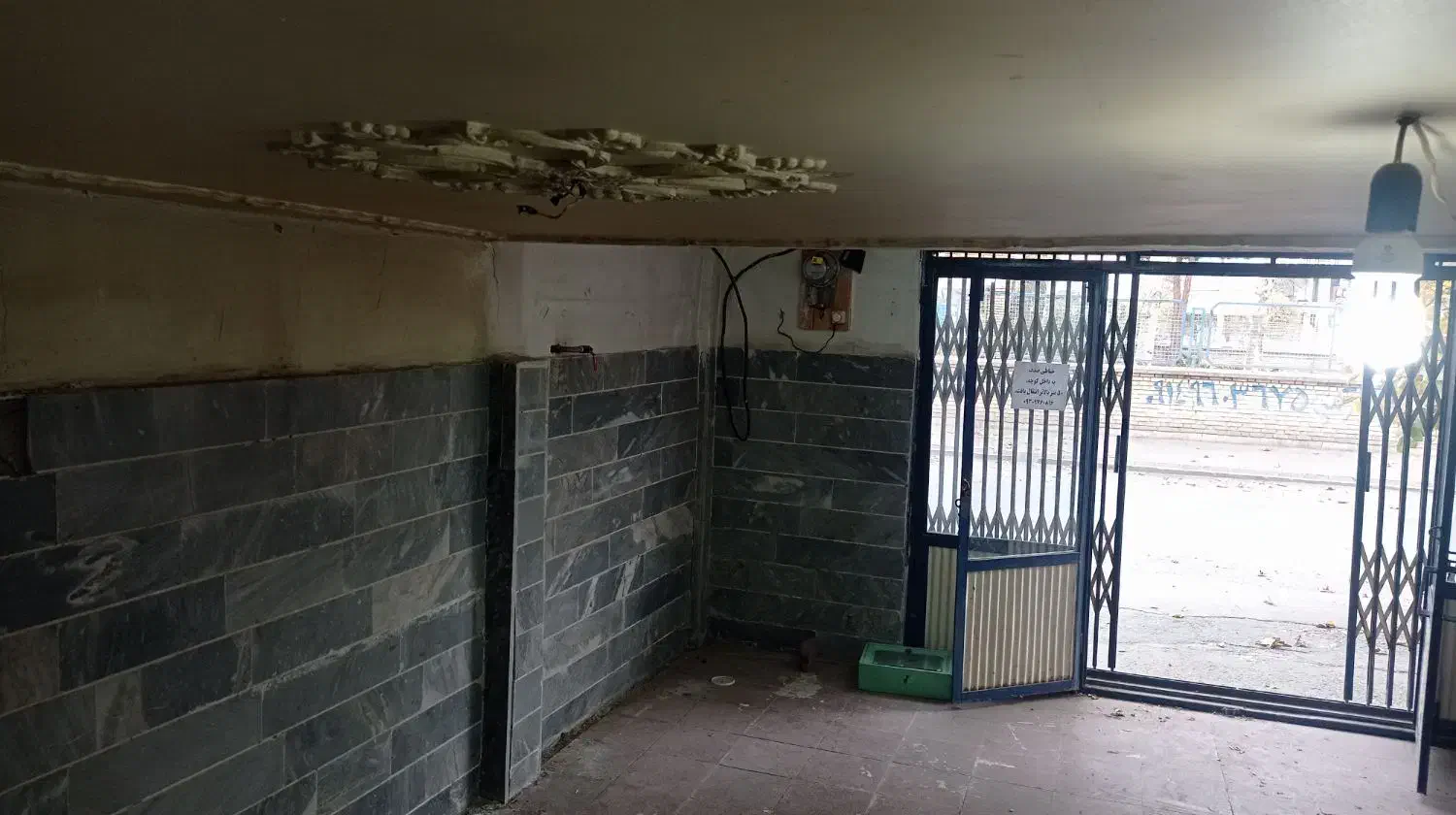 یک مغازه کوچک اجاره داده میشود|اجارهٔ مغازه و غرفه|خوی, |دیوار