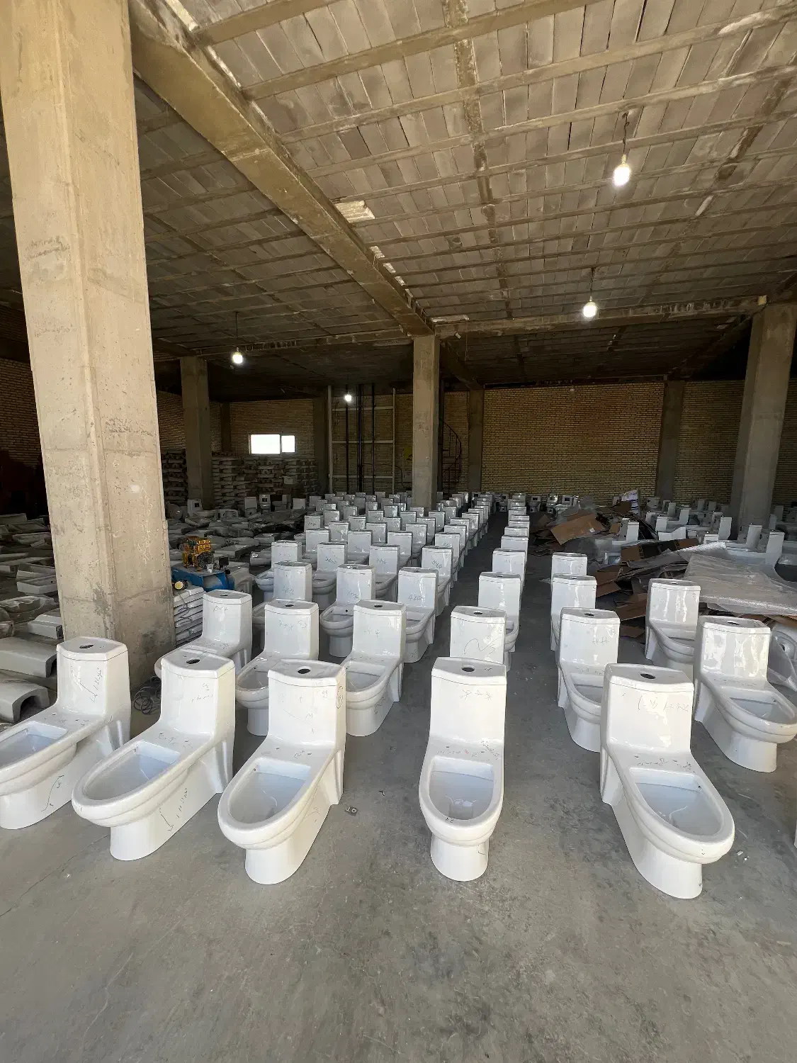 کارگر ساده جهت کار در کارگاه چینی بهداشتی|استخدام صنعتی، فنی، مهندسی|لالجین, |دیوار