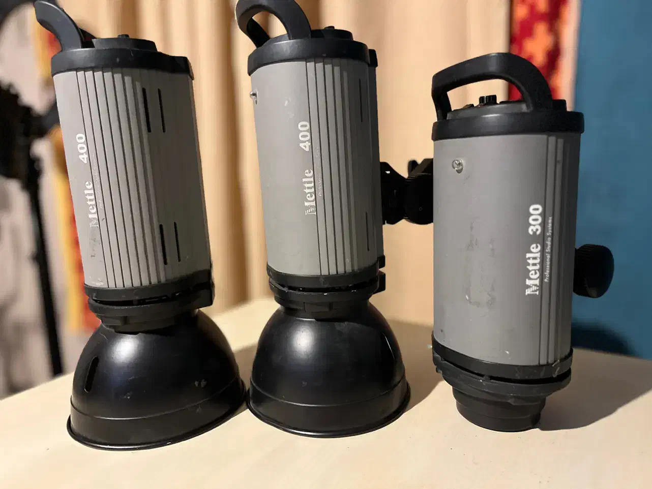 ۳عدد نور عکاسی متل|دوربین عکاسی و فیلم‌برداری|کرج, شاهین‌ویلا|دیوار