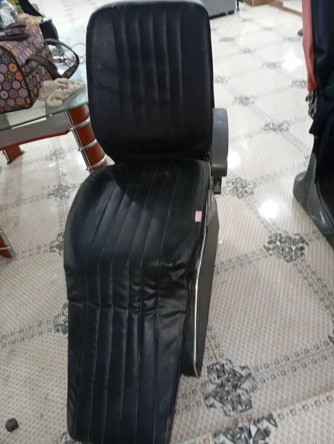 وسایل کامل سالن|آرایشگاه و سالن‌های زیبایی|کارون, |دیوار