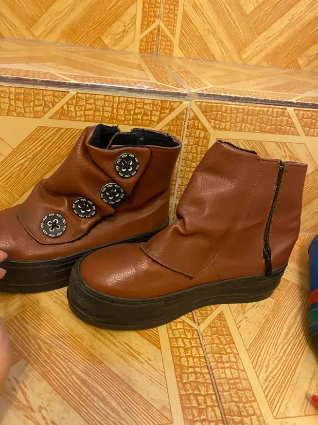 بوت لژ دار اسپرت چرم سایز ۳۸|کیف، کفش، کمربند|تهران, نیاوران|دیوار