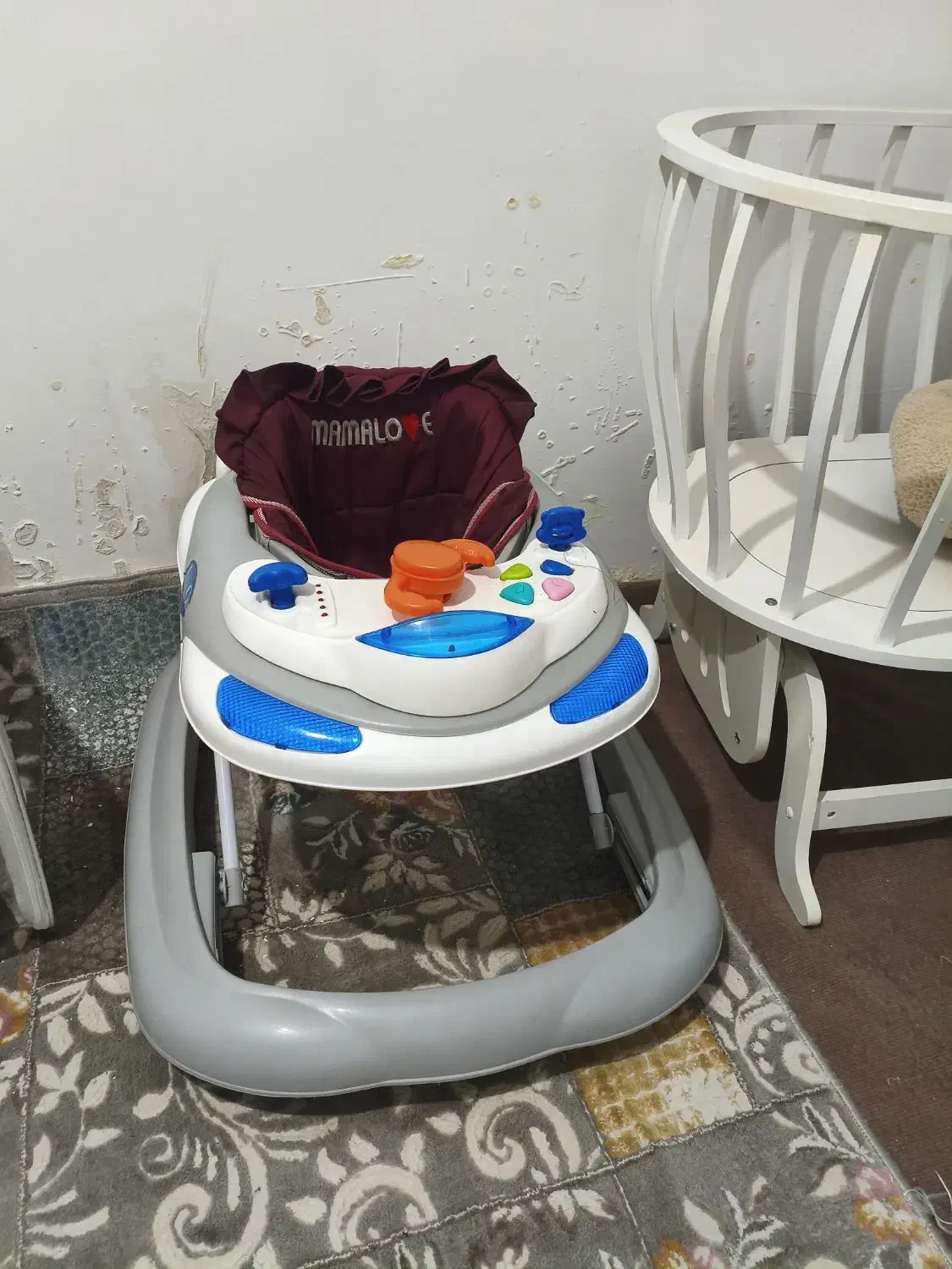 تعدادی وسایل در حد نو|تخت و صندلی بچه|قزوین, |دیوار