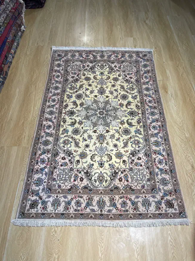 ذرع نیم دو کف ابریشم تک خفت اصفهان|فرش|تهران, سلسبیل شمالی|دیوار