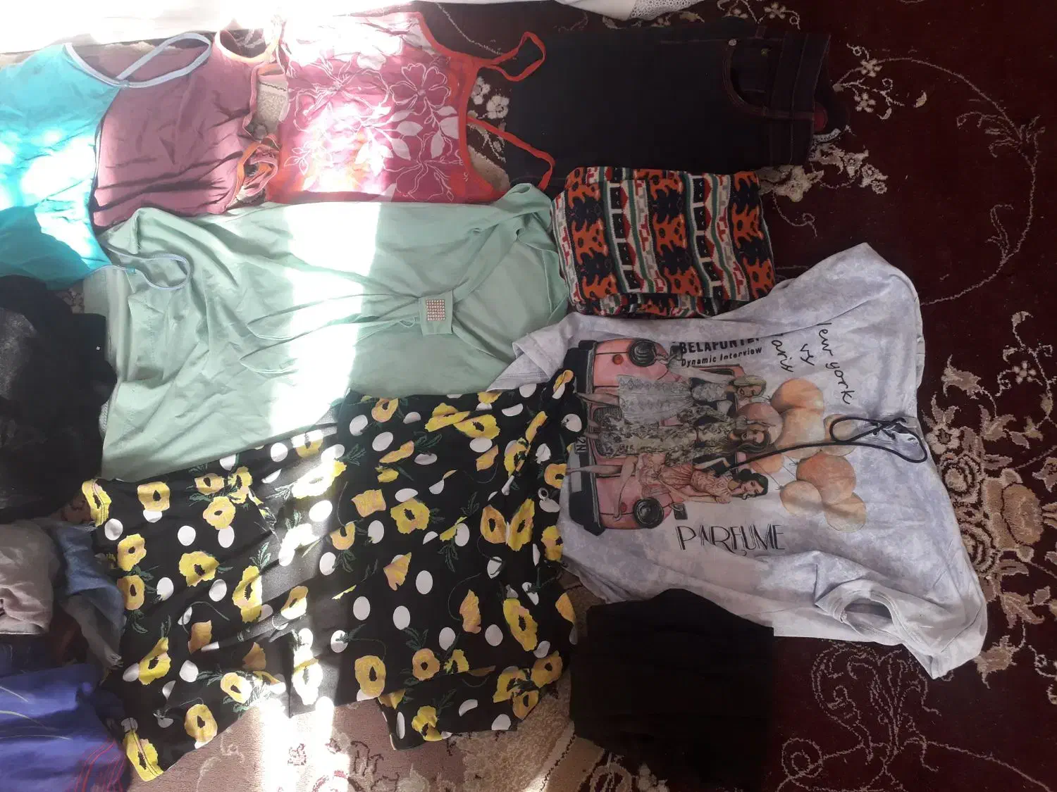 لباس زنانه|لباس|خوسف, |دیوار