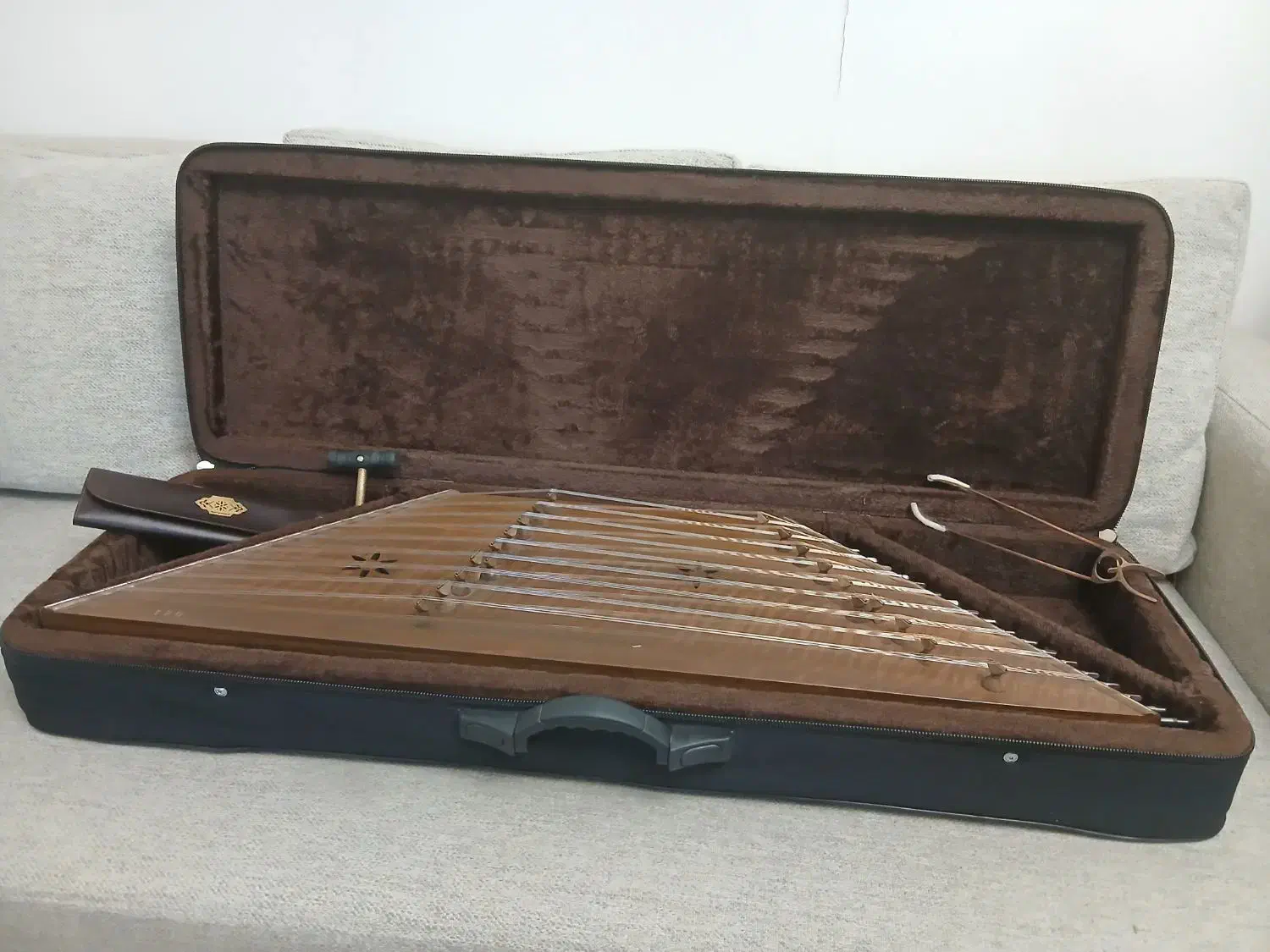 سنتور (علی خلیلی)|سازهای سنتی|تهران, دبستان|دیوار