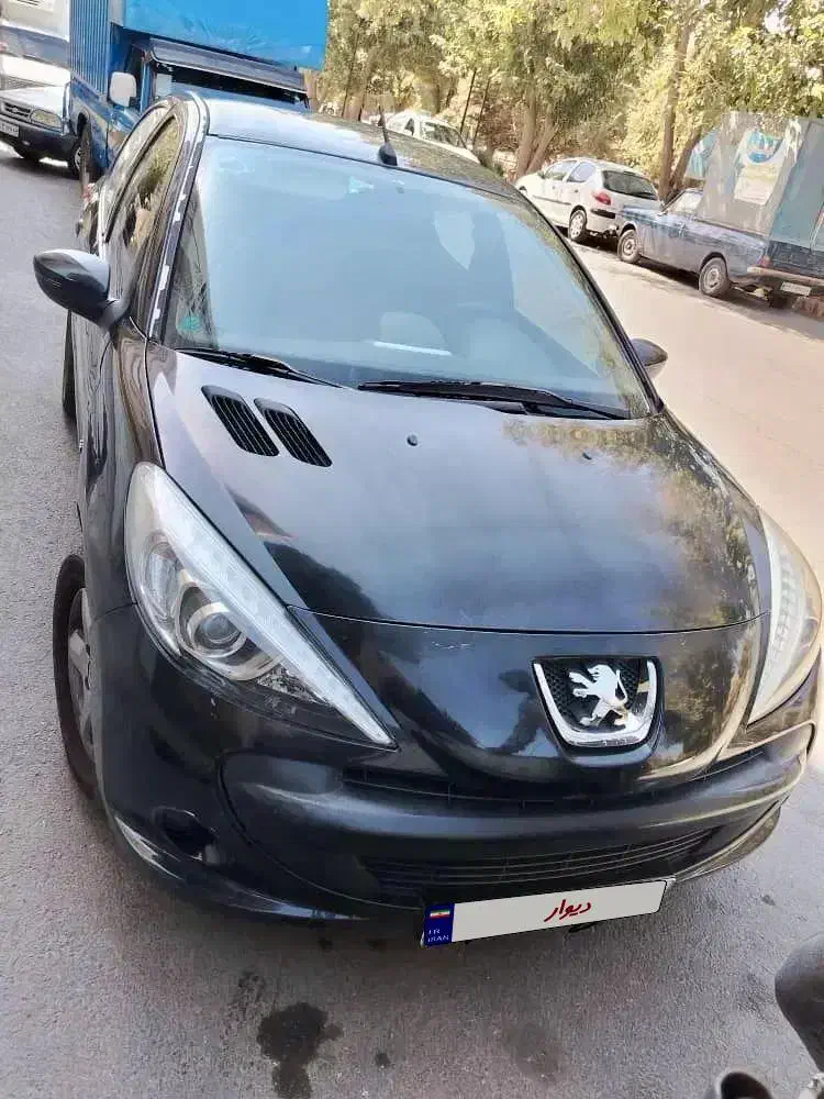 پژو۲۰۷ مدل ۹۷ دنده ای|خودرو سواری و وانت|شیراز, فخرآباد (دروازه کازرون)|دیوار