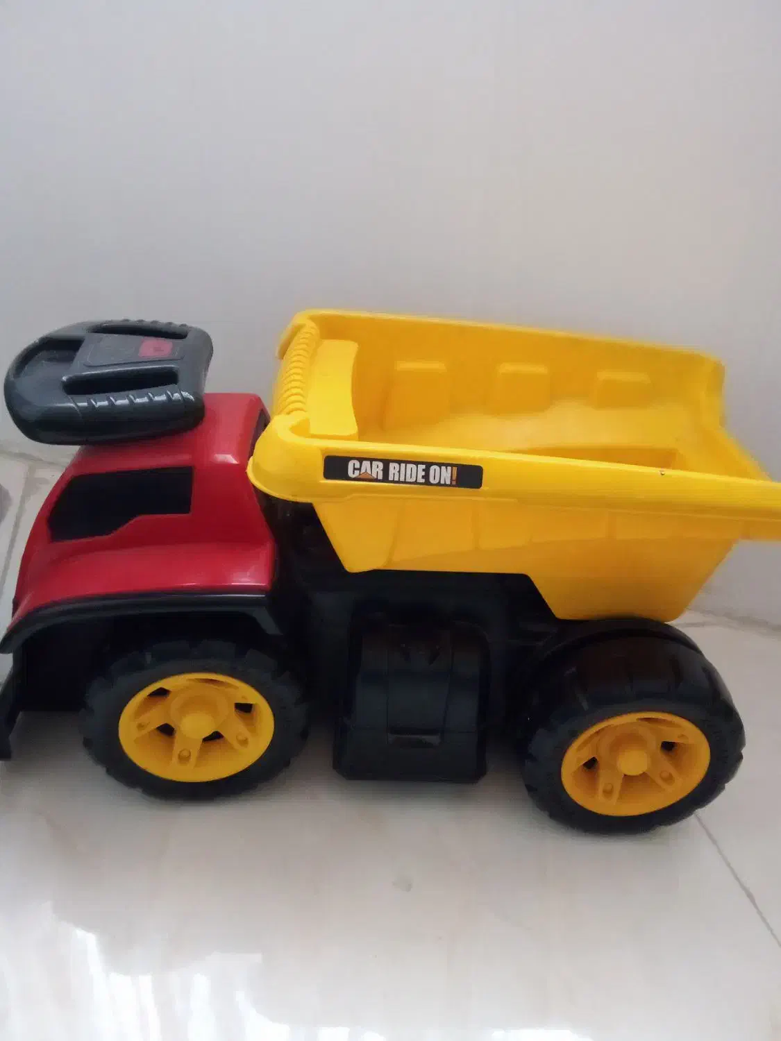 تعدادی لوازم بچه|کالسکه و لوازم جانبی|تهران, آزادشهر|دیوار