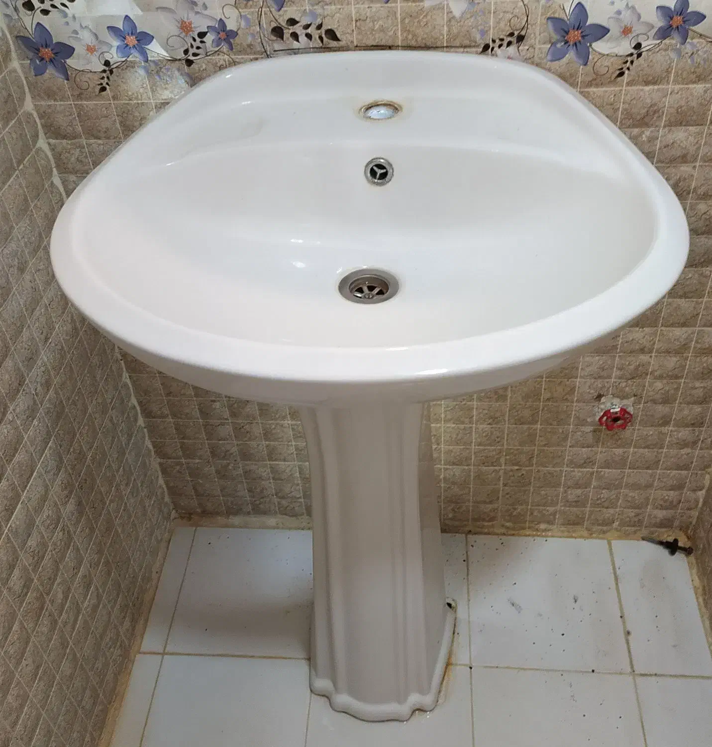 روشویی سفید صدفی|لوازم سرویس بهداشتی|بندرعباس, |دیوار