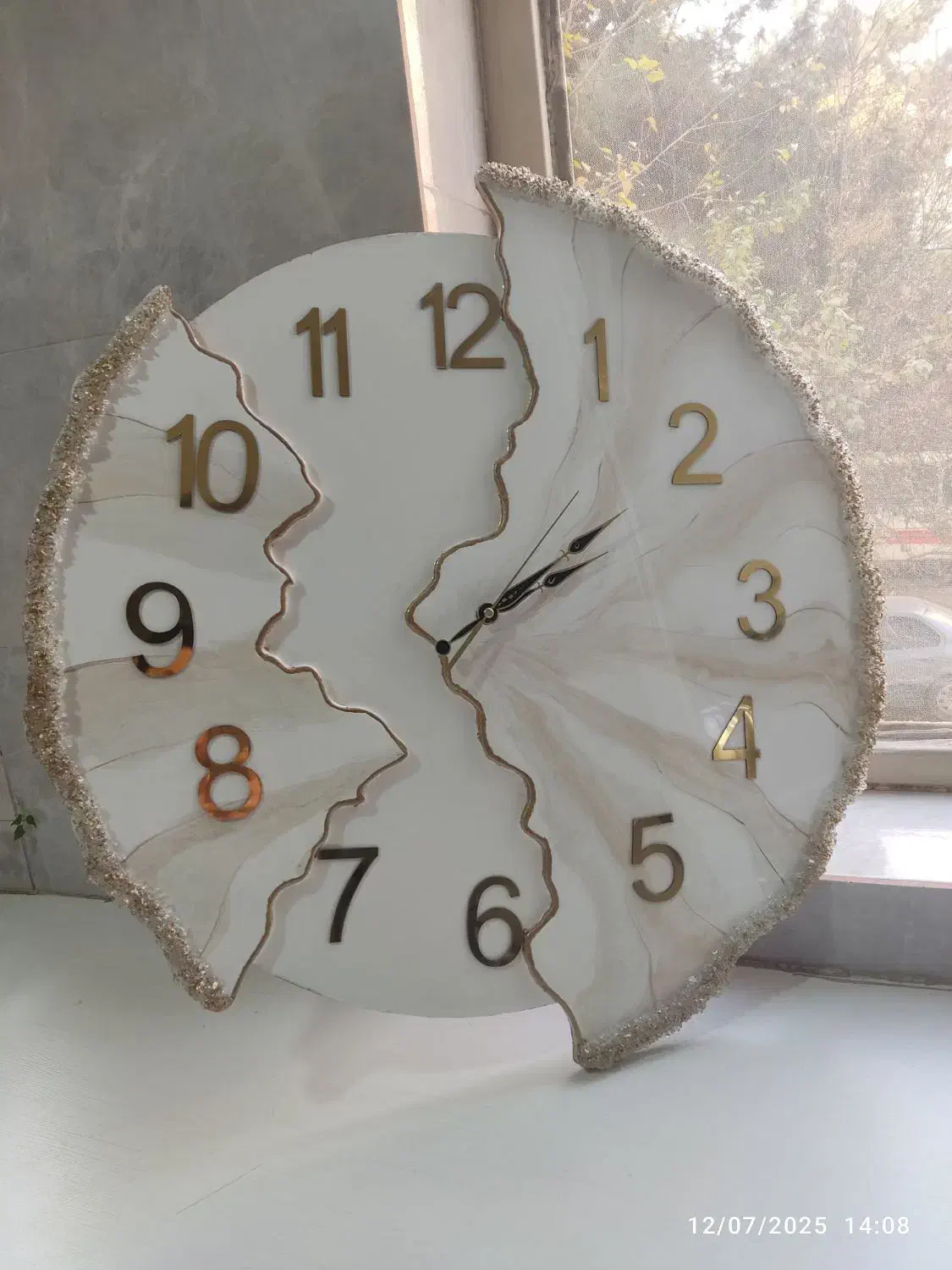 ساعت دفرمه رزینی|ساعت دیواری و تزئینی|تهران, کیانشهر|دیوار