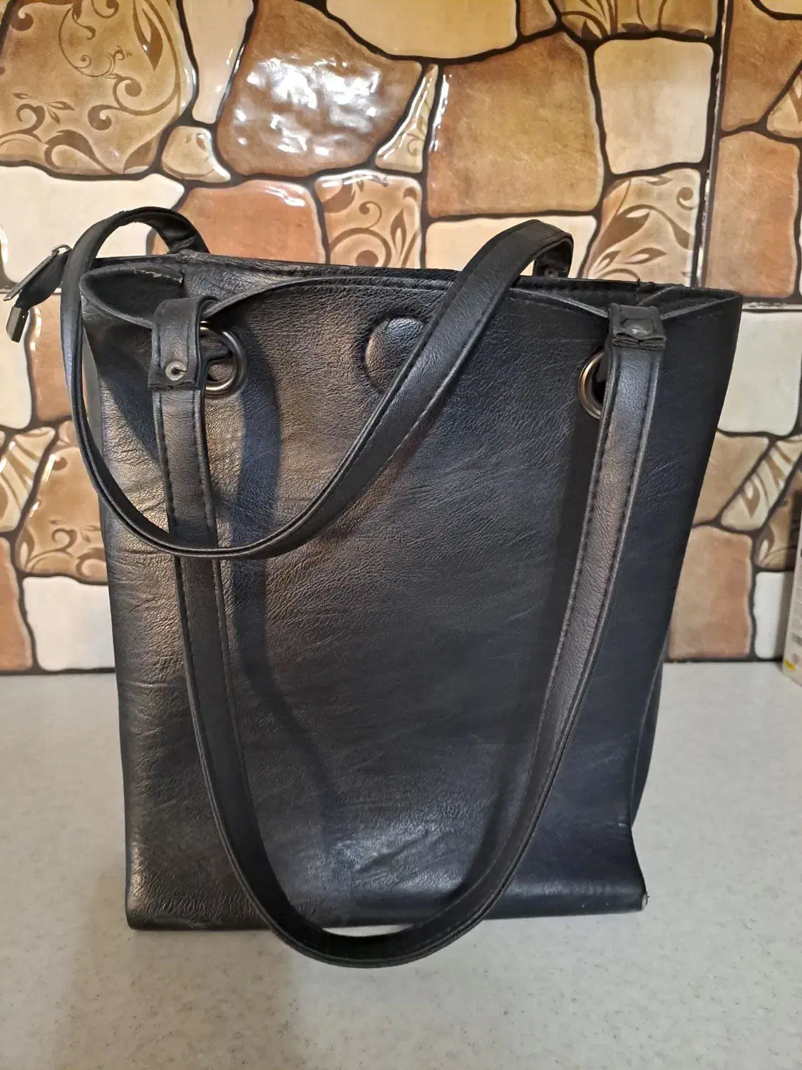 کیف مجلسی|کیف، کفش، کمربند|اندیشه, اندیشه فاز ۳|دیوار