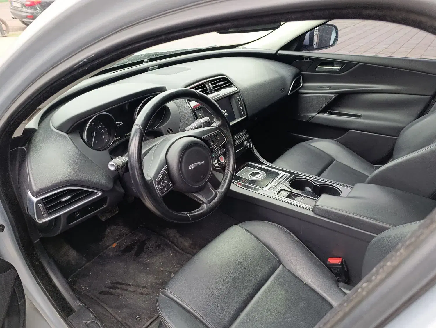 جگوار ۲۰۱۷|خودرو سواری و وانت|رشت, بازار|دیوار