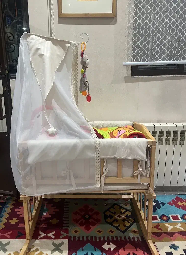گهواره تمام چوب ترکیه ای|تخت و صندلی بچه|گلستان (تهران), |دیوار