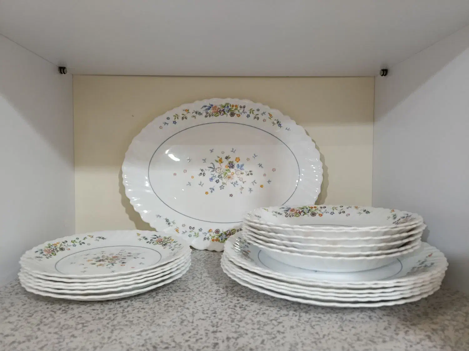 سرویس 20 پارچ ویکتوریا اصل|ظروف سرو و پذیرایی|ری, شهادت|دیوار