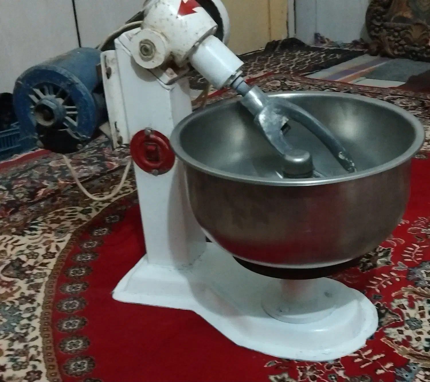 خمیر گیر|سایر لوازم برقی|چمران, |دیوار