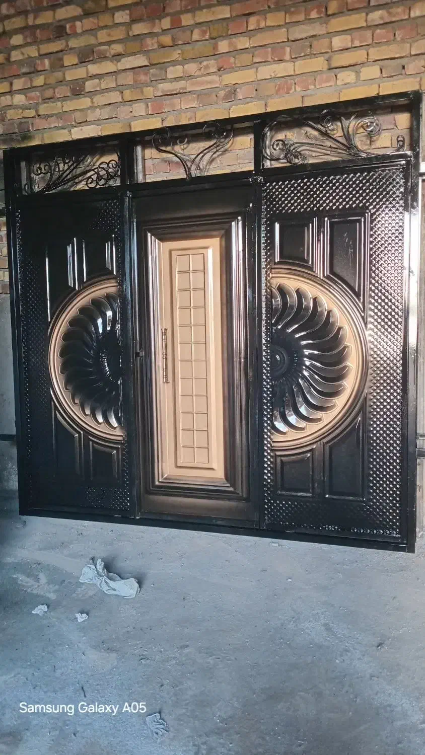 درب آهن حیاطی حیاط اهنی خانه گاراژی|مصالح و تجهیزات ساختمان|تربت جام, حافظ|دیوار