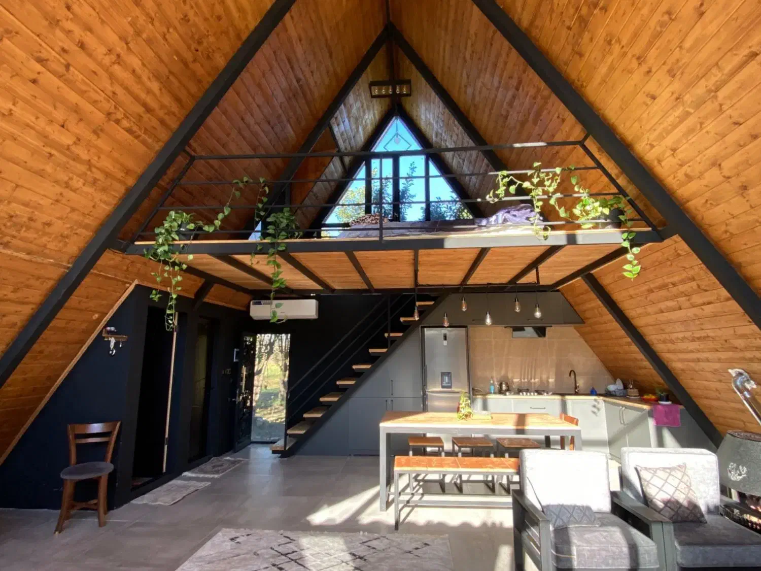 ساخت کلبه سوئیسی|خدمات پیشه و مهارت|خشکبیجار, |دیوار