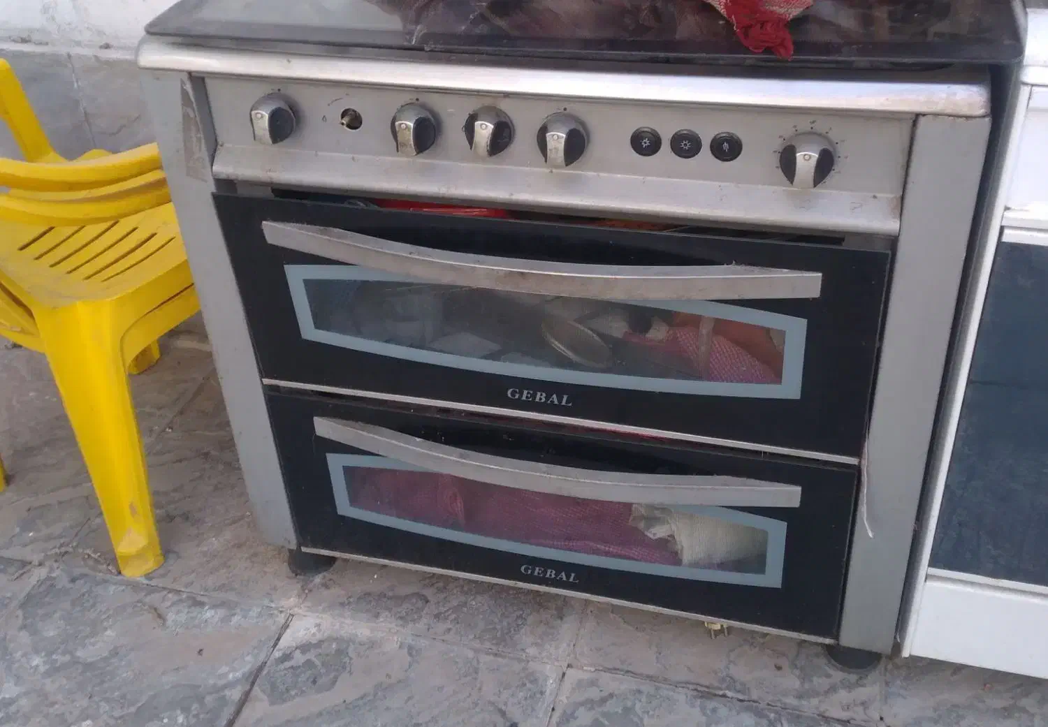 دوعدد گاز  . فرش.  یخچال|اجاق گاز و لوازم برقی پخت‌وپز|محمدشهر, شهرک چمران|دیوار