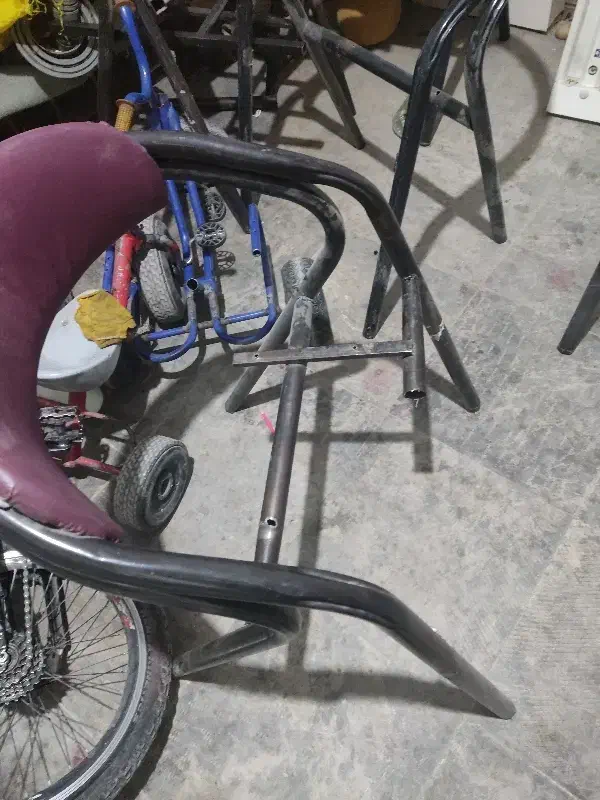 صندلی|صندلی و نیمکت|خرم‌آباد, |دیوار