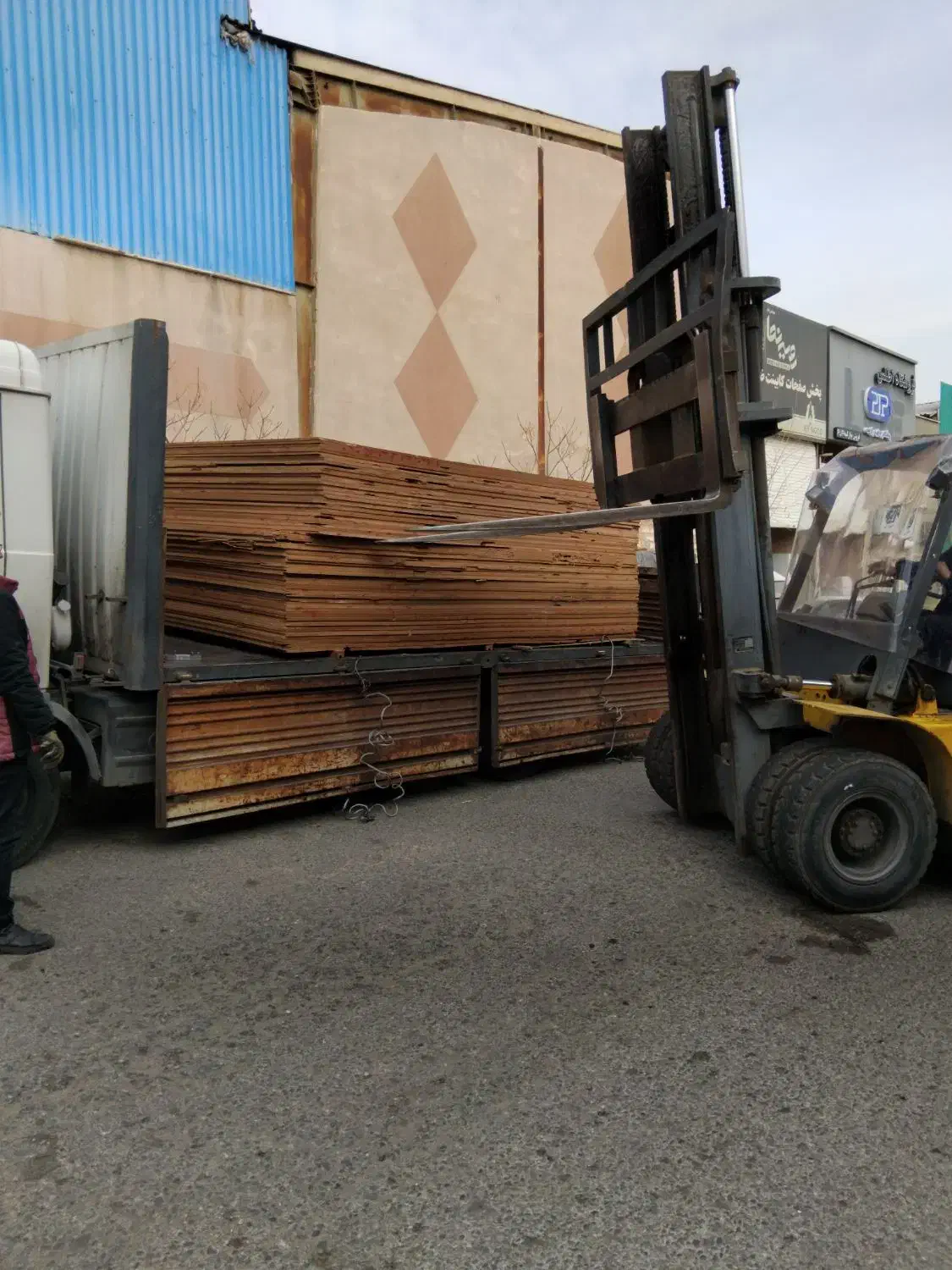 نئوپان خام ام دی اف زیرپالتی|عمده‌فروشی|تهران, خاوران|دیوار