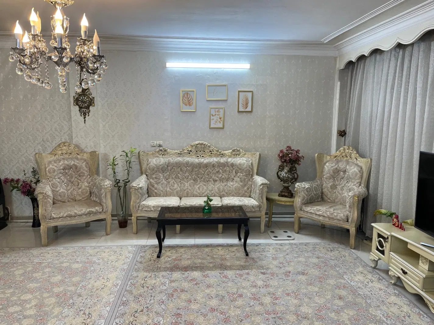 مبل کلاسیک ۱۰ نفره|مبلمان خانگی و میز عسلی|تهران, حمزهآباد|دیوار