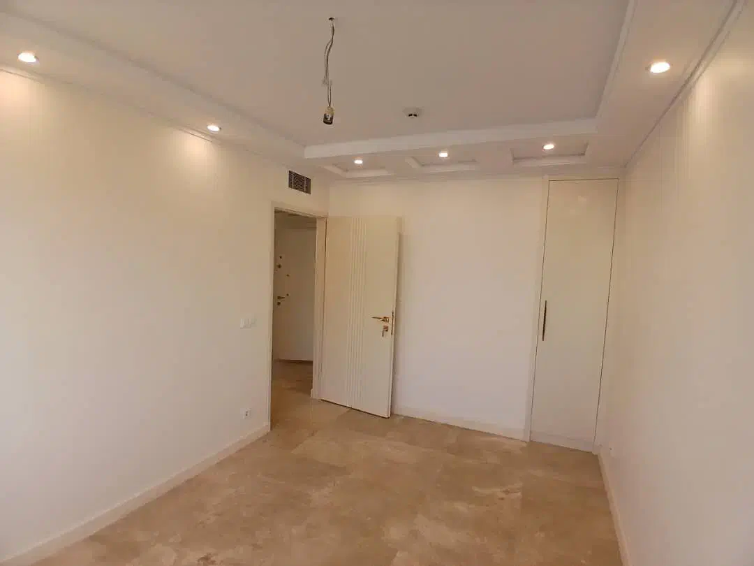 ۹۳ متر/نوساز/فول امکانات