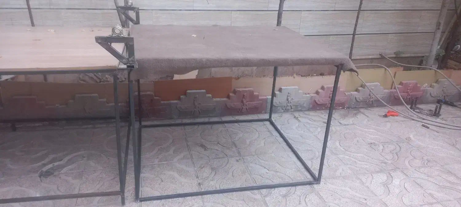 دو عدد میز کار صفحه چوب پایه فلز|میز تحریر و کامپیوتر|اقبالیه, |دیوار