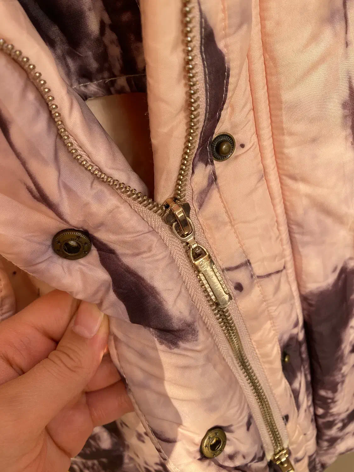 کاپشن و بارونی کاملا تمیز و سالم|لباس|نیشابور, پنجراه|دیوار